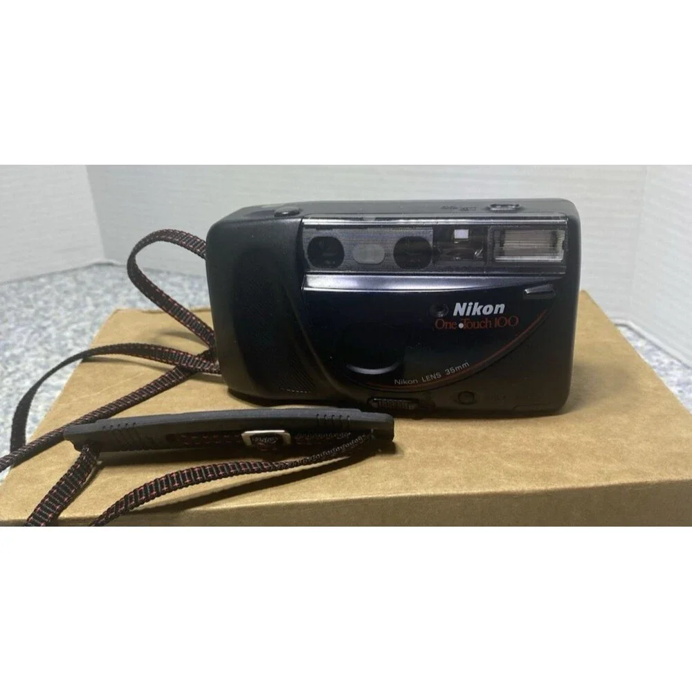 Nikon One Touch 100 | 35 mm Point & Shoot Film Camera